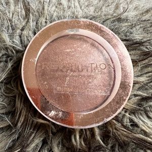 Revolution Bronzer in Long Weekend